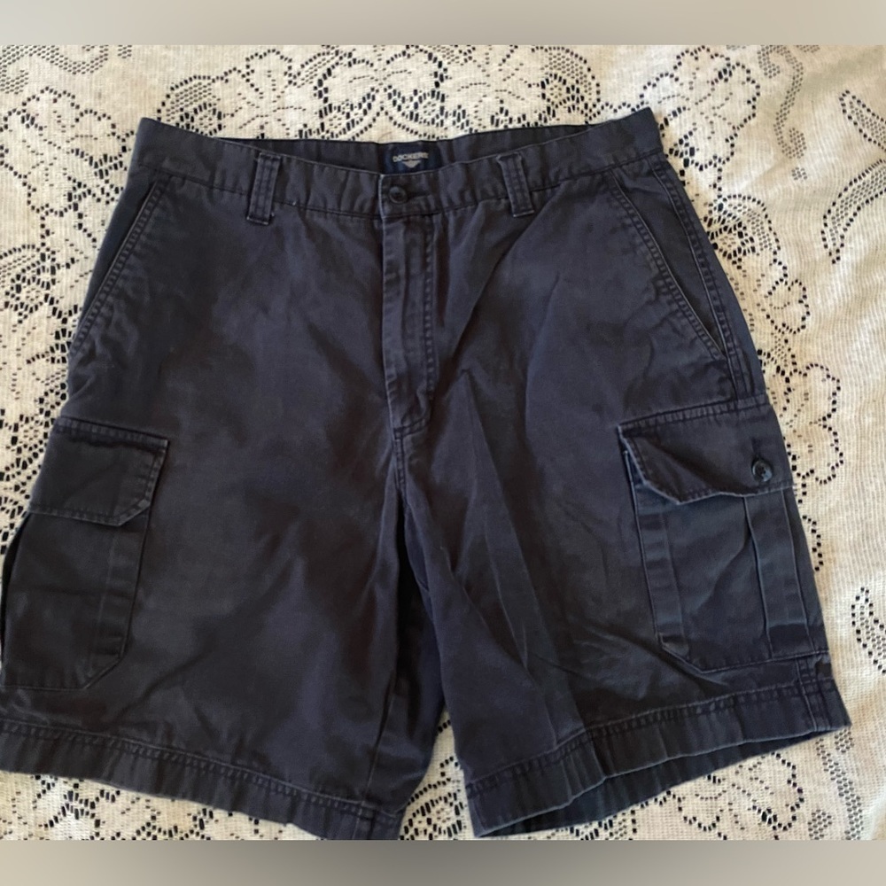 Dockers- GUC - Mens Large shorts